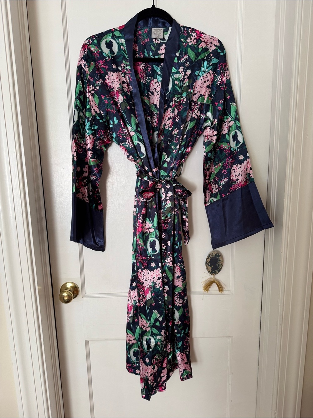 NWT Target Netflix Bridgerton Satin Robe by Izzy & Liv